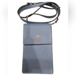 COACH NORTH/SOUTH PHONE CROSSBODY IN LIGHT MIST.  CROSS GRAIN LEATHER.